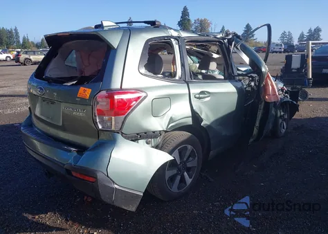 2017 Subaru Forester 2.5I Premium из США, поврежденный, VIN JF2SJAGC8HH561217